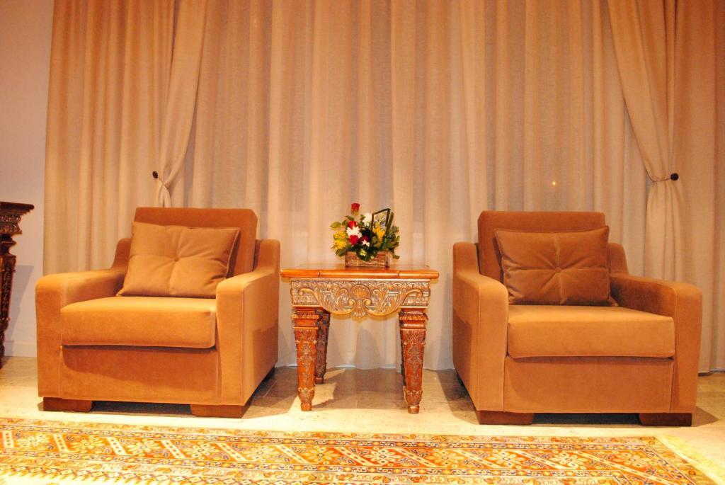 Hotel Vila 60 Tirana Bagian luar foto
