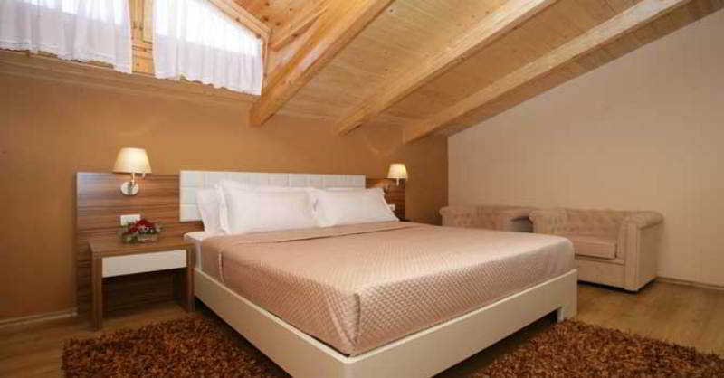 Hotel Vila 60 Tirana Bagian luar foto